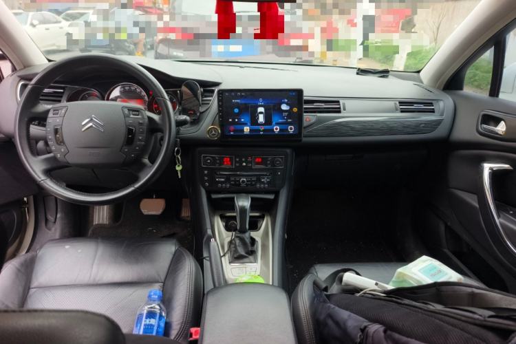 Used Citroen C5 2011 2.3L Automatic Prestige Edition Center Console