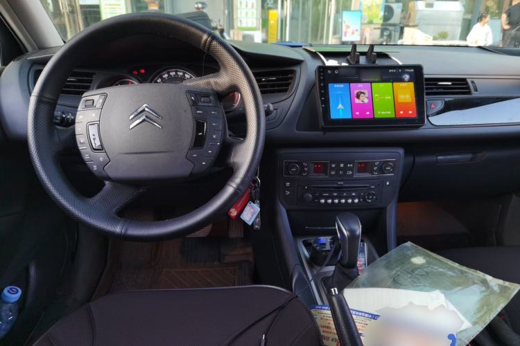 Used Citroen C5 2011 Dongfang Zhilü 2.3L Automatic Zunyu Model Center Console