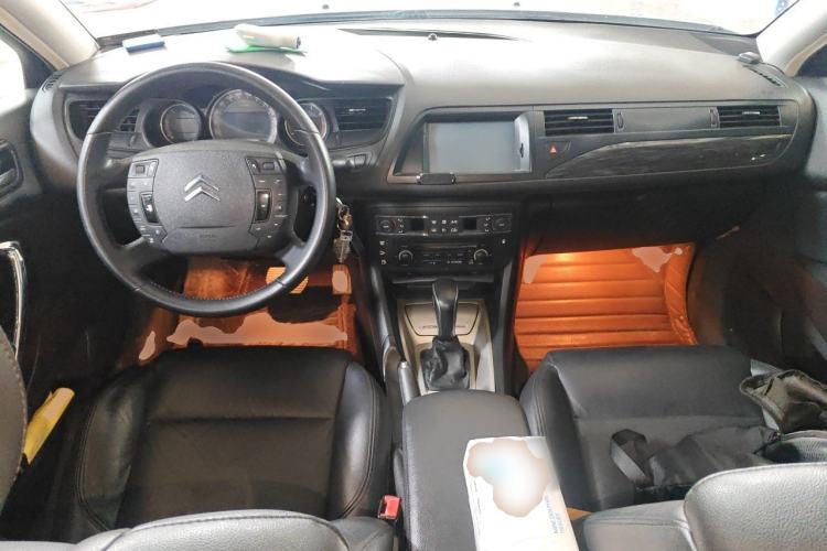 Used Citroen C5 2011 Dongfang Zhilü 2.3L Automatic Zunyu Model Center Console
