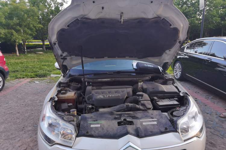 Used Citroen C5 2011 Dongfang Zhilü 2.3L Automatic Zunyu Model Engine Bay
