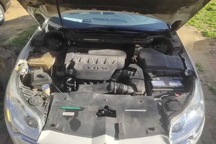 Used Citroen C5 2011 2.3L Automatic Zunyu Version Engine Bay