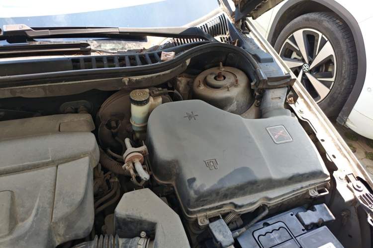 Used Citroen C5 2011 Dongfang Zhilü 2.3L Automatic Luxury Model Engine Bay Left