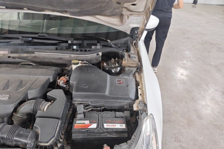 Used Citroen C5 2011 Dongfang Zhilü 2.3L Automatic Zunyu Model Engine Bay Left