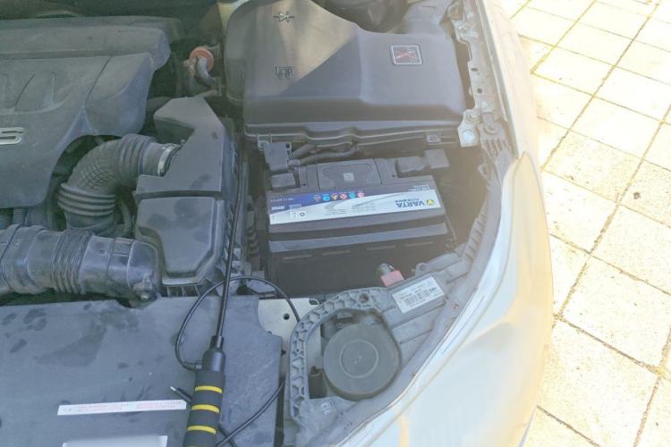 Used Citroen C5 2011 2.3L Automatic Zunya Edition Engine Bay Left