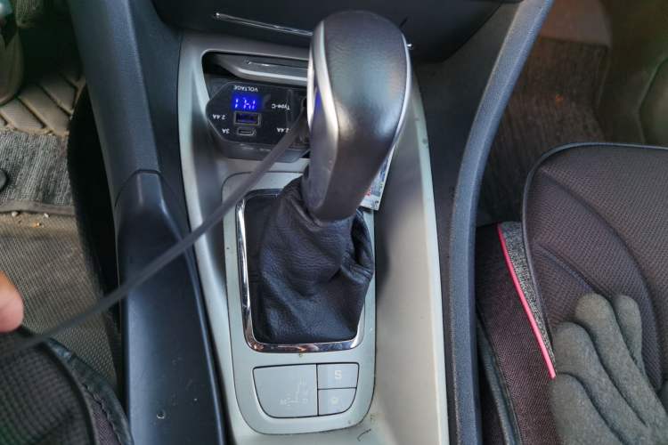 Used Citroen C5 2011 Dongfang Zhilü 2.3L Automatic Zunyu Model Gear Lever
