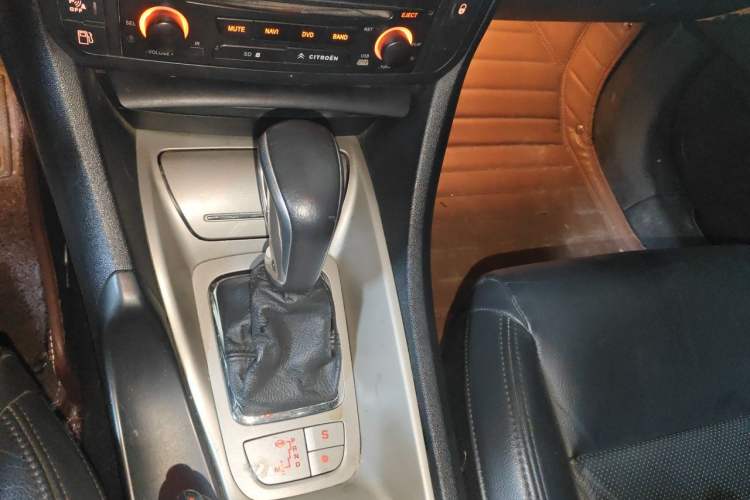 Used Citroen C5 2011 Dongfang Zhilü 2.3L Automatic Zunyu Model Gear Lever