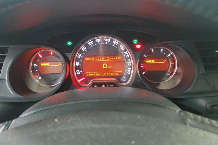 Used Citroen C5 2011 Dongfang Zhilü 2.3L Automatic Zunyu Model Instrument Cluster