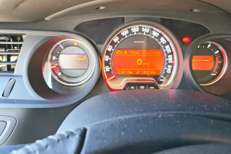Used Citroen C5 2011 2.3L Automatic Zunya Edition Odometer Close Up