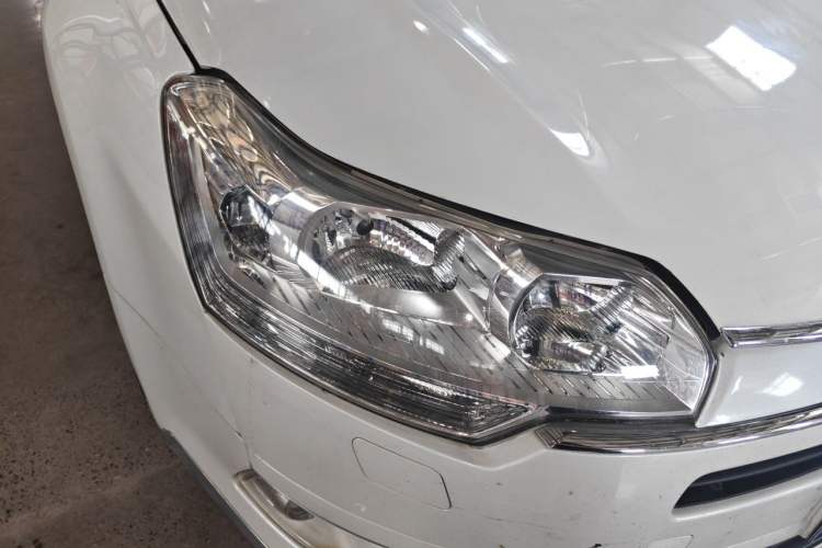 Used Citroen C5 2011 Dongfang Zhilü 2.3L Automatic Zunyu Model Right Front Headlight