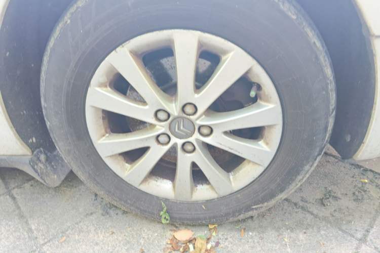 Used Citroen C5 2011 2.3L Automatic Zunya Edition Right Front Wheel Hub