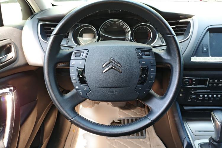 Used Citroen C5 2011 Dongfang Zhilü 2.3L Automatic Luxury Model Steering Wheel
