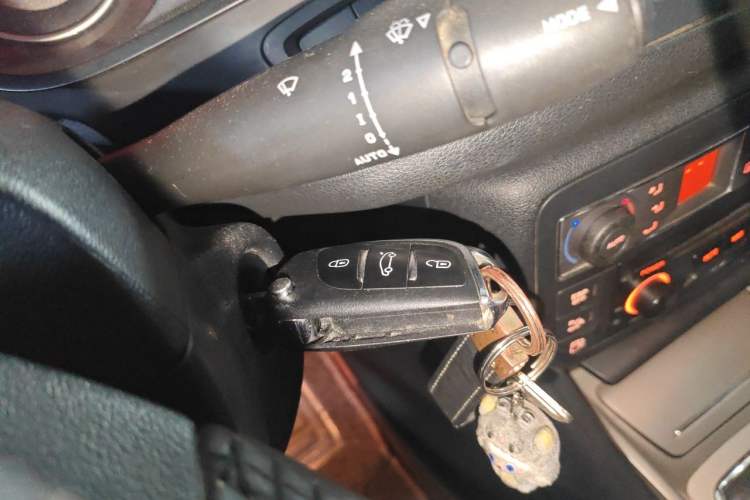 Used Citroen C5 2011 Dongfang Zhilü 2.3L Automatic Zunyu Model Vehicle Key