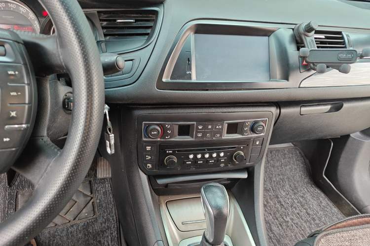 Used Citroen C5 2012 2.0L Automatic Luxury Edition Audio And AC Panel