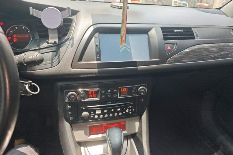 Used Citroen C5 2012 2.3L Automatic Zunyu Version Audio And AC Panel