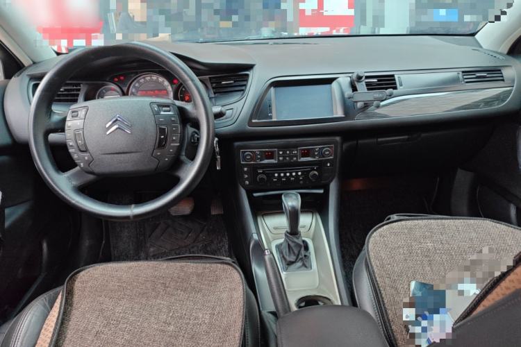 Used Citroen C5 2012 2.0L Automatic Luxury Edition Center Console