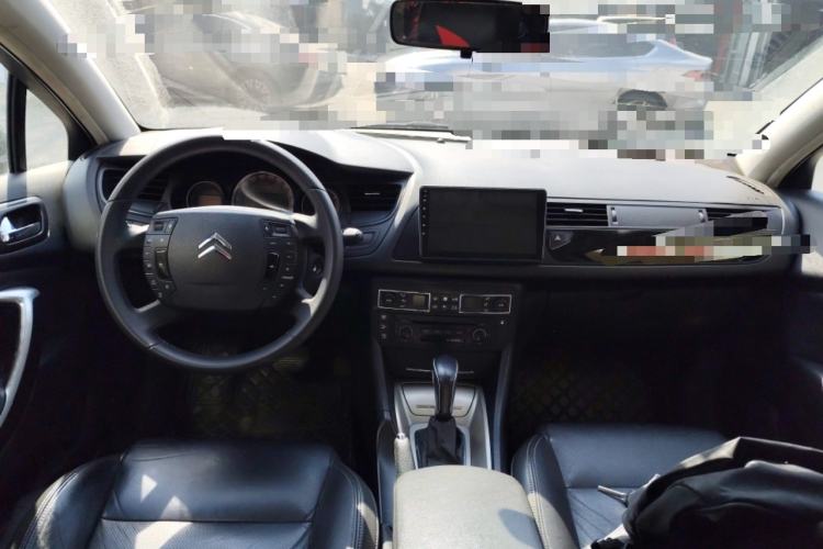 Used Citroen C5 2012 2.0L Automatic Luxury Edition Center Console