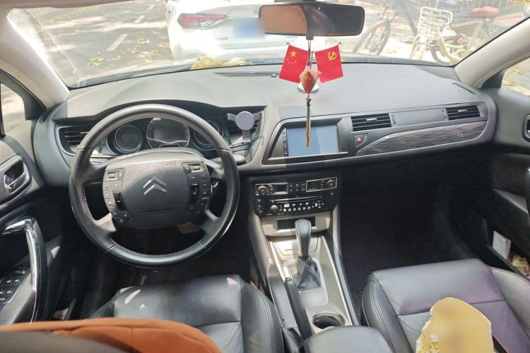 Used Citroen C5 2012 2.3L Automatic Zunyu Version Center Console