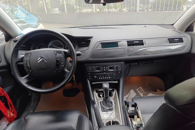 Used Citroen C5 2012 2.0L Automatic Luxury Edition Center Console