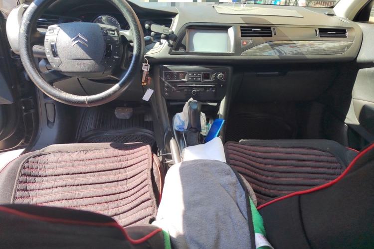 Used Citroen C5 2012 2.0L Automatic Luxury Edition Center Console