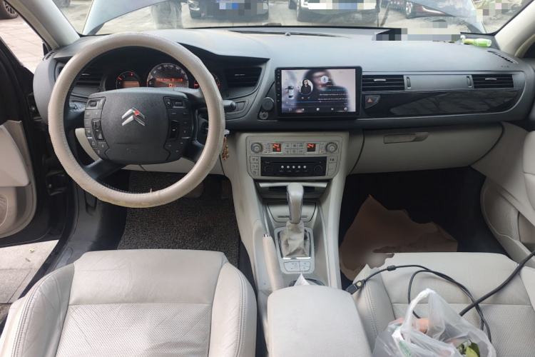 Used Citroen C5 2012 2.0L Automatic Luxury Edition Center Console