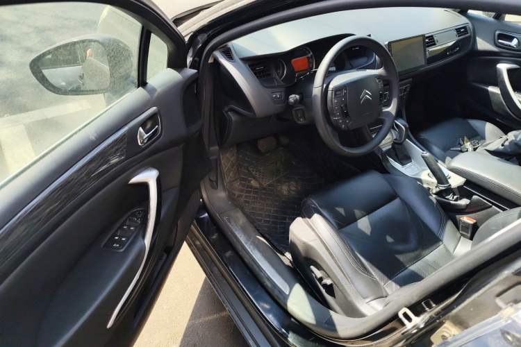 Used Citroen C5 2012 2.0L Automatic Luxury Edition Driver Seat