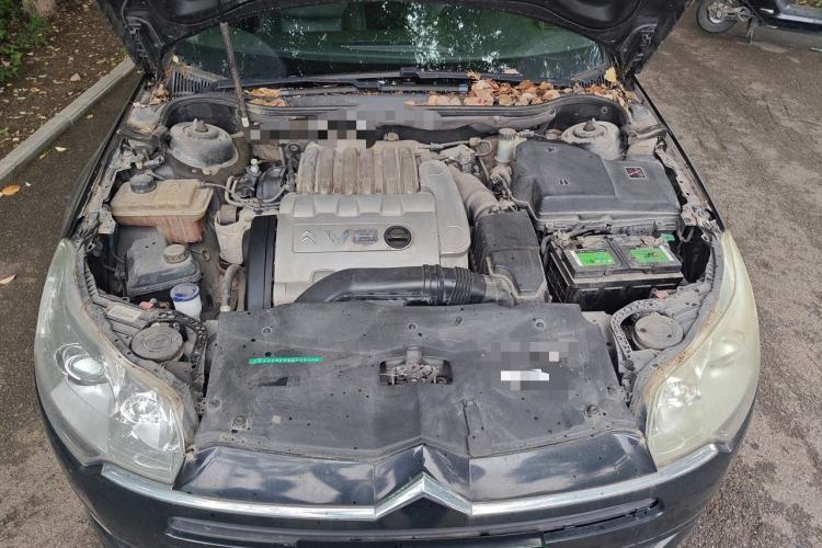 Used Citroen C5 2012 3.0L Automatic Flagship Edition Engine Bay