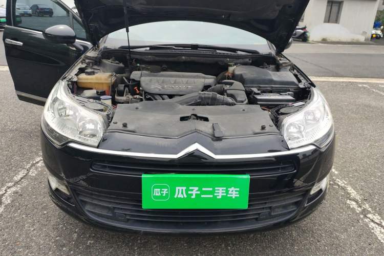 Used Citroen C5 2012 2.0L Manual Comfort Version Engine Bay