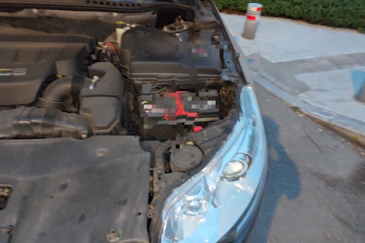 Used Citroen C5 2012 2.3L Prestige Version 20th Anniversary Edition Engine Bay Left