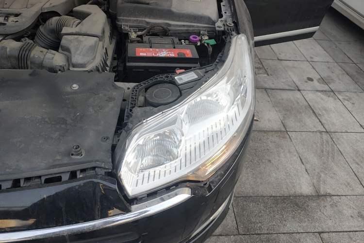 Used Citroen C5 2012 2.0L Automatic Luxury Edition Engine Bay Left