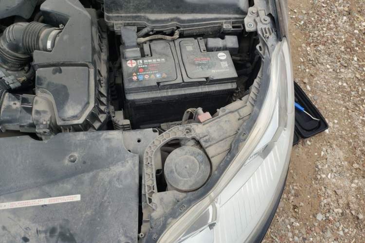 Used Citroen C5 2012 2.0L Automatic Luxury Edition Engine Bay Left