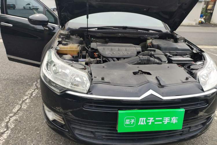 Used Citroen C5 2012 2.0L Manual Comfort Version Engine Bay Right