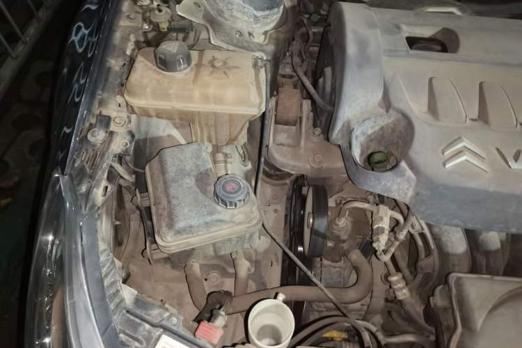 Used Citroen C5 2012 2.3L Prestige Version 20th Anniversary Edition Engine Bay Right