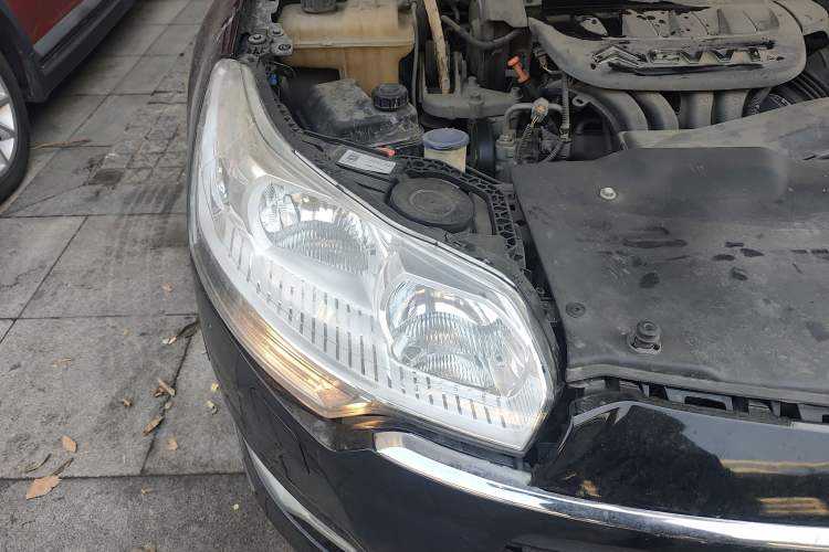 Used Citroen C5 2012 2.0L Automatic Luxury Edition Engine Bay Right