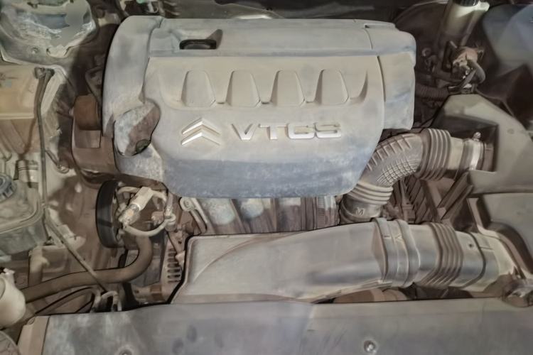 Used Citroen C5 2012 2.3L Prestige Version 20th Anniversary Edition Engine Bay