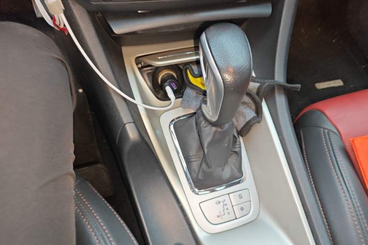 Used Citroen C5 2012 2.3L Prestige Version 20th Anniversary Edition Gear Lever