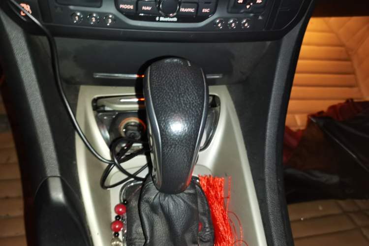 Used Citroen C5 2012 2.3L Prestige Version 20th Anniversary Edition Gear Lever