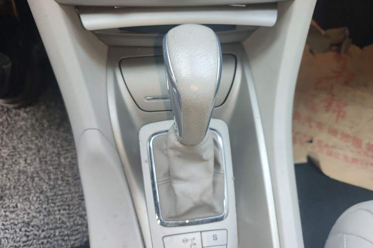 Used Citroen C5 2012 2.0L Automatic Luxury Edition Gear Lever