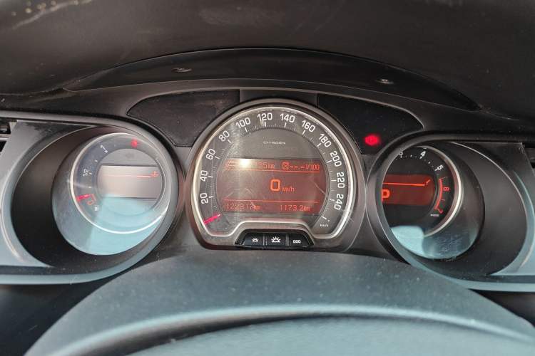 Used Citroen C5 2012 2.0L Automatic Luxury Edition Instrument Cluster