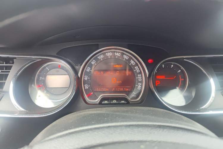 Used Citroen C5 2012 2.3L Automatic Zunyu Version Instrument Cluster