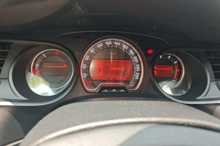 Used Citroen C5 2012 2.3L Automatic Zunyu Version Instrument Cluster
