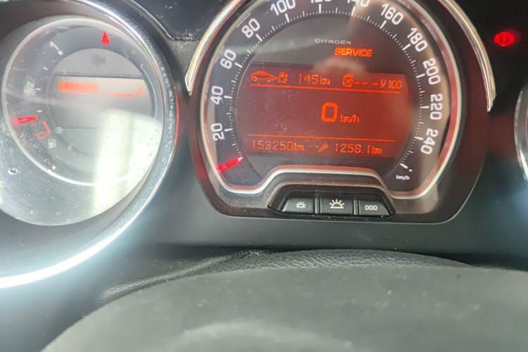 Used Citroen C5 2012 2.3L Automatic Zunyu Version Odometer Close Up
