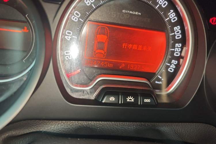 Used Citroen C5 2012 2.3L Automatic Zunyu Version Odometer Close Up