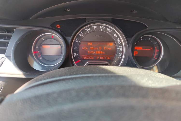 Used Citroen C5 2012 2.0L Automatic Luxury Edition Odometer Close Up
