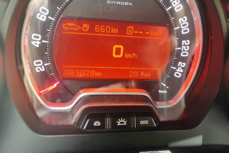 Used Citroen C5 2012 2.0L Automatic Luxury Edition Odometer Close Up