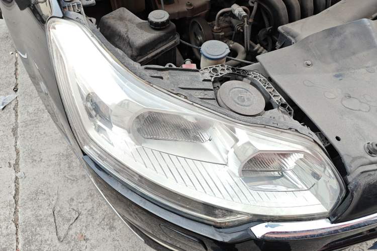 Used Citroen C5 2012 2.0L Automatic Luxury Edition Right Front Headlight
