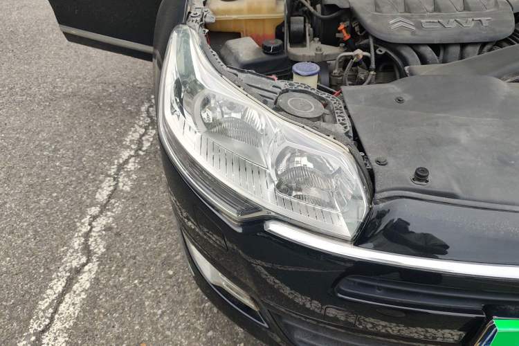 Used Citroen C5 2012 2.0L Manual Comfort Version Right Front Headlight