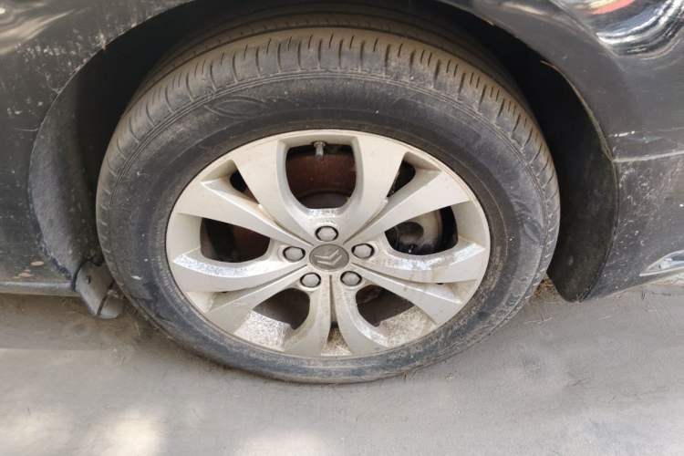 Used Citroen C5 2012 2.3L Automatic Prestige Edition Right Front Wheel Hub