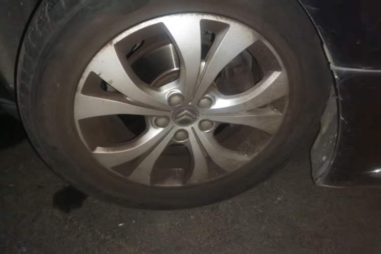 Used Citroen C5 2012 2.3L Prestige Version 20th Anniversary Edition Right Front Wheel Hub