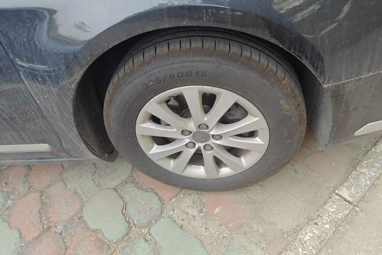 Used Citroen C5 2012 2.0L Automatic Luxury Edition Right Front Wheel Hub