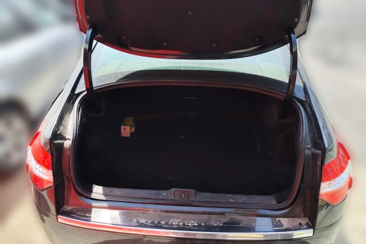 Used Citroen C5 2012 2.0L Automatic Luxury Edition Trunk